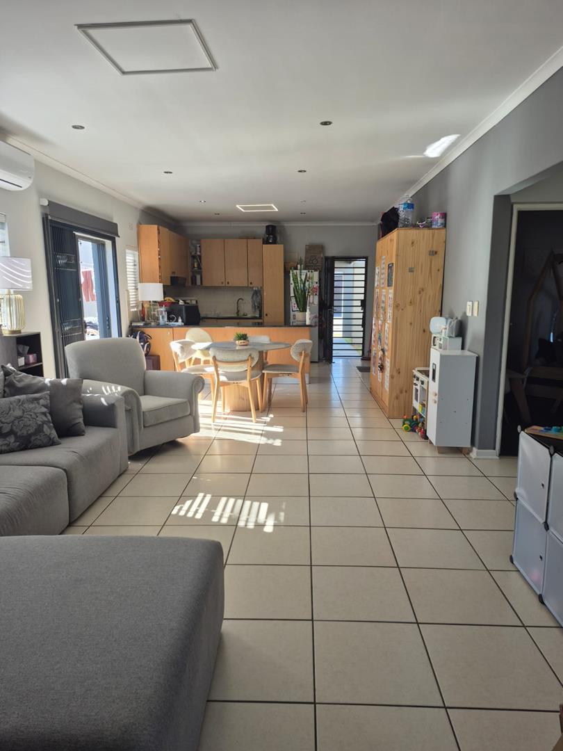 3 Bedroom Property for Sale in Plattekloof Western Cape